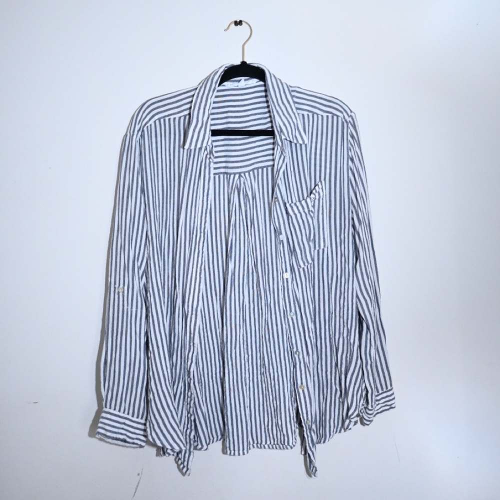Button down shirt, size M